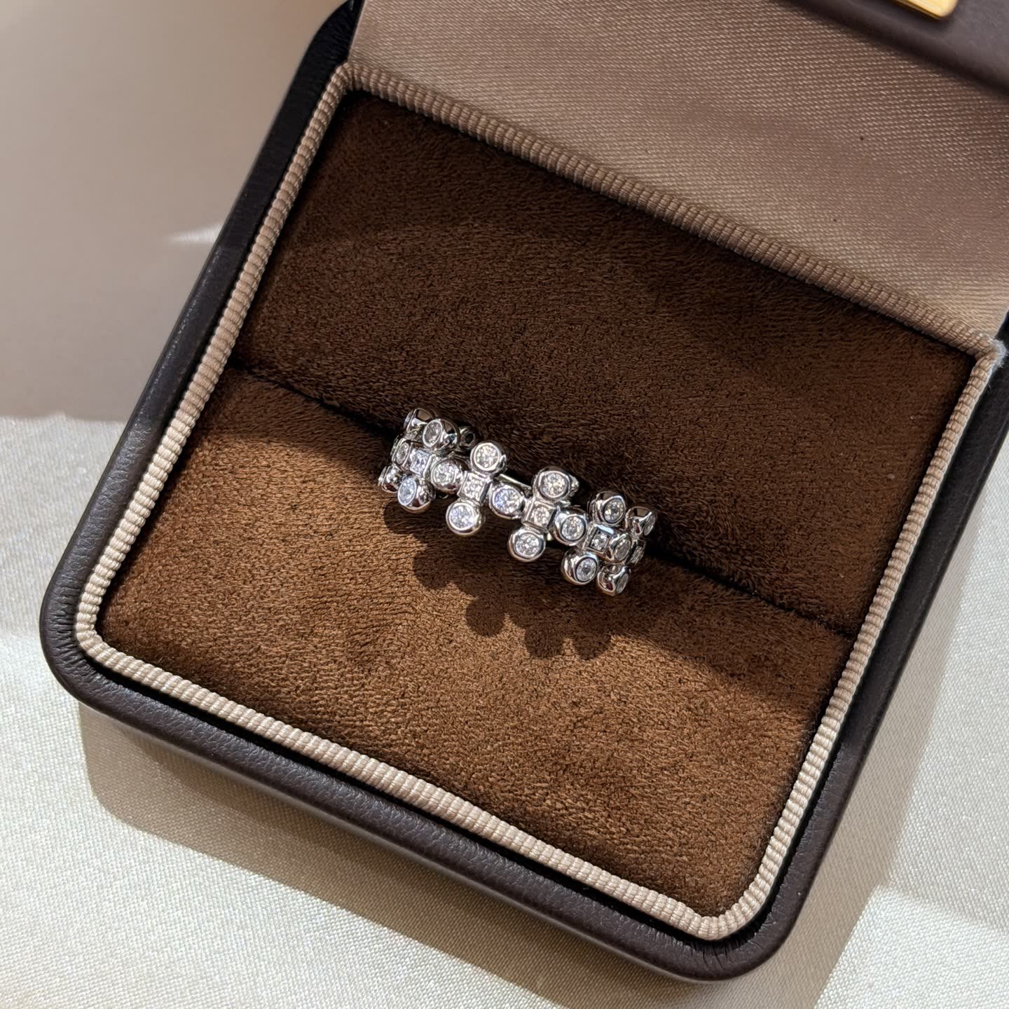 Van Cleef & Arpels Elegant Silver Ring with Cubic Zirconia Stones
